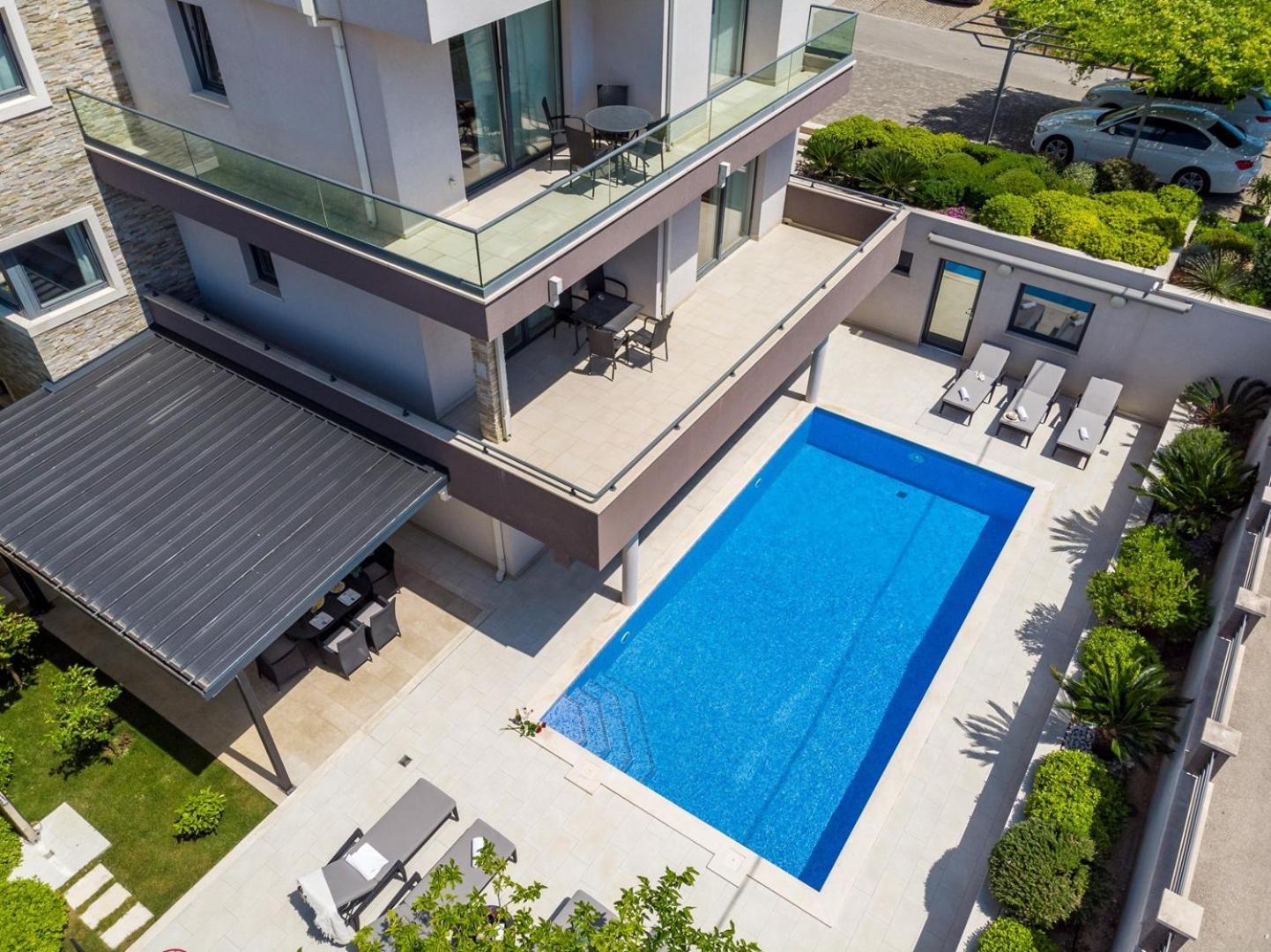 Luxury Villa Lucas With Heated Pool, Whirlpool, Sauna, 14 Pax Подстрана Екстер'єр фото