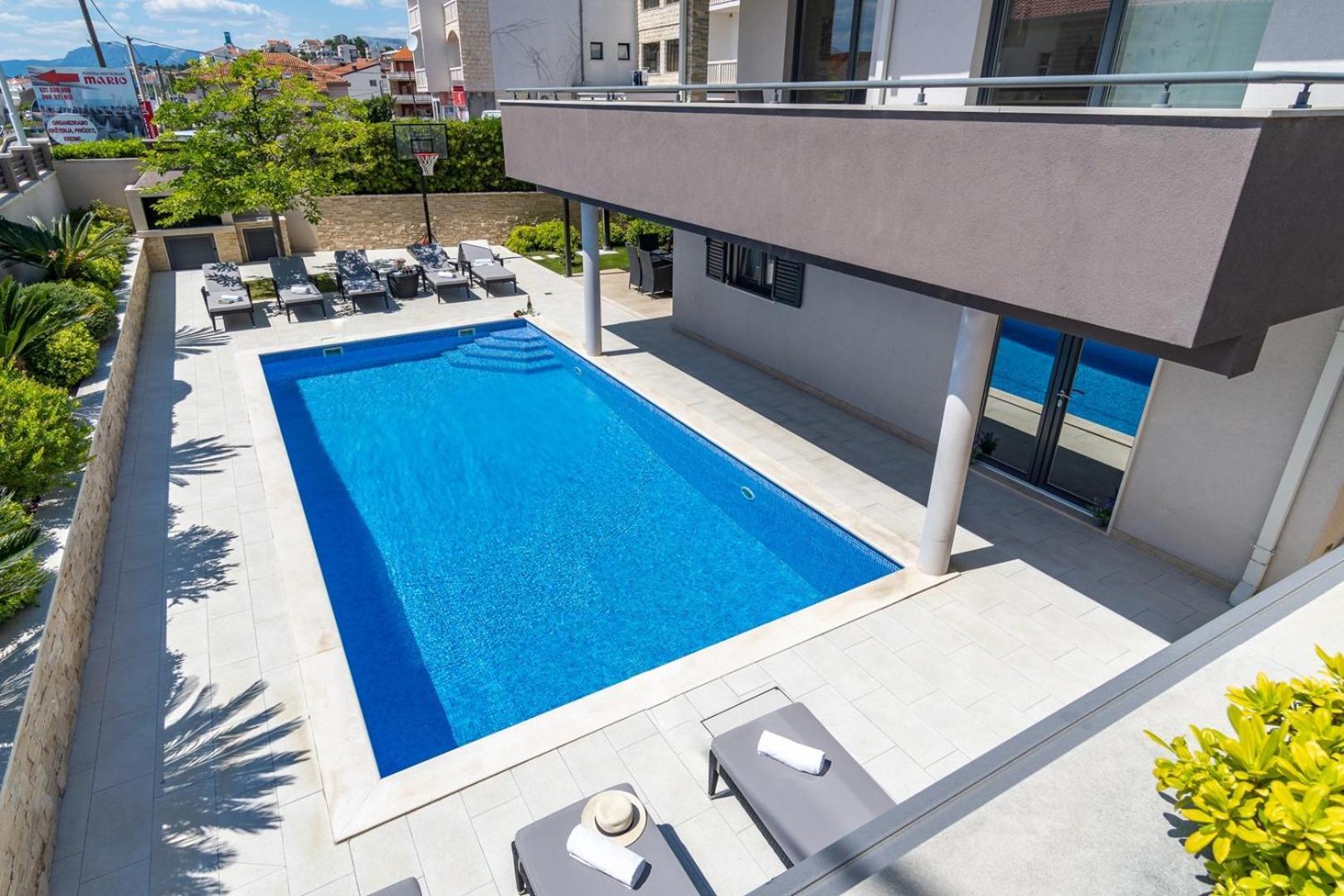 Luxury Villa Lucas With Heated Pool, Whirlpool, Sauna, 14 Pax Подстрана Екстер'єр фото