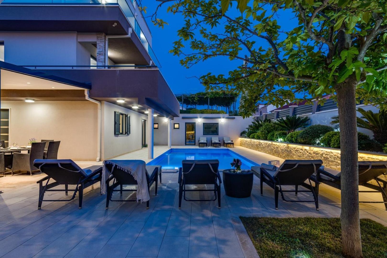 Luxury Villa Lucas With Heated Pool, Whirlpool, Sauna, 14 Pax Подстрана Екстер'єр фото