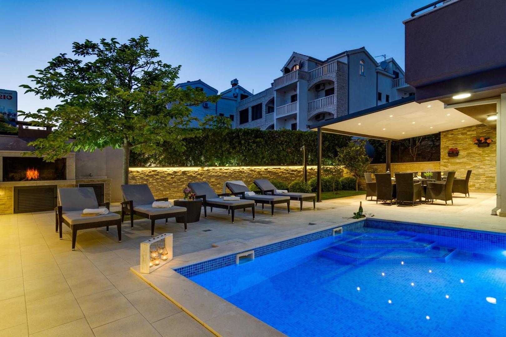 Luxury Villa Lucas With Heated Pool, Whirlpool, Sauna, 14 Pax Подстрана Екстер'єр фото